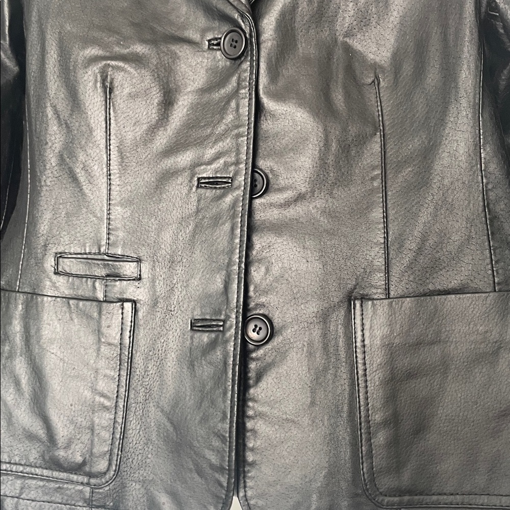 Leather jacket - Picture 2 of 6